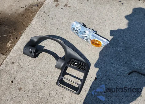 2002 Saturn Sl1 из США, поврежденный, VIN 1G8ZH52842Z312766